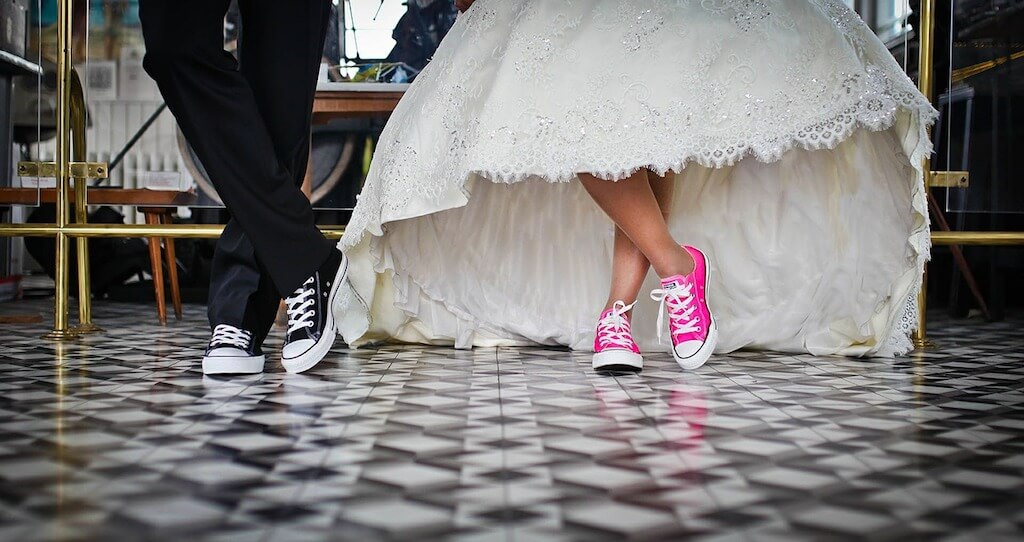 how to make your wedding stand out on a budget