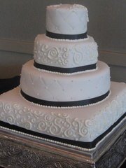 red-velvet-wedding-cupcakes-bellevue-wedding-dj